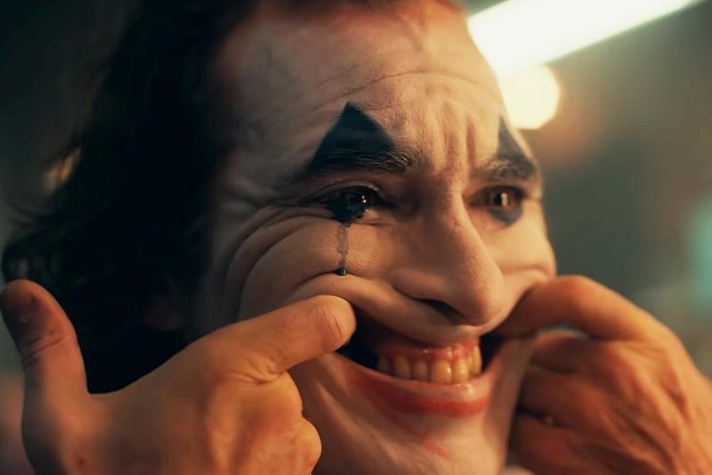 【微雷】社會邊緣人《小丑》最悲傷的邪惡計畫　用「3種笑容」讓你哭著走出來！