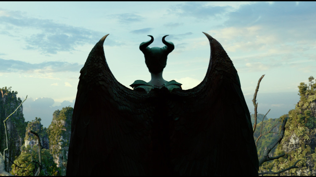 【微雷】《黑魔女2》梅菲瑟、英格麗雙女王對決　「覺醒和墮落」到底是什麼造就了她們的不同？